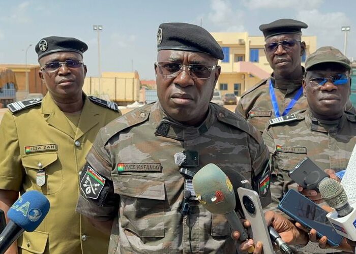 Burkina la douane saisit des explosifs que les suspects destinaient à l'orpaillage